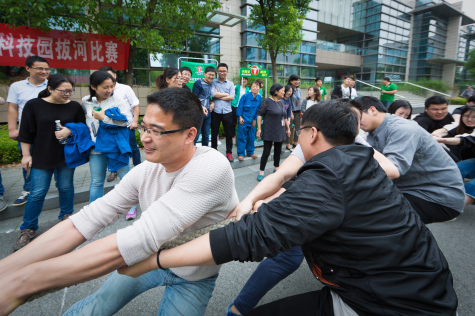 2018“卡拉宝”杯拔河比赛在QY球友会科技园举行